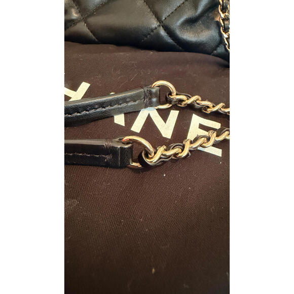 CHANEL BLACK QUILTED BOWLING CHAIN BAG - Picture 10 of 16